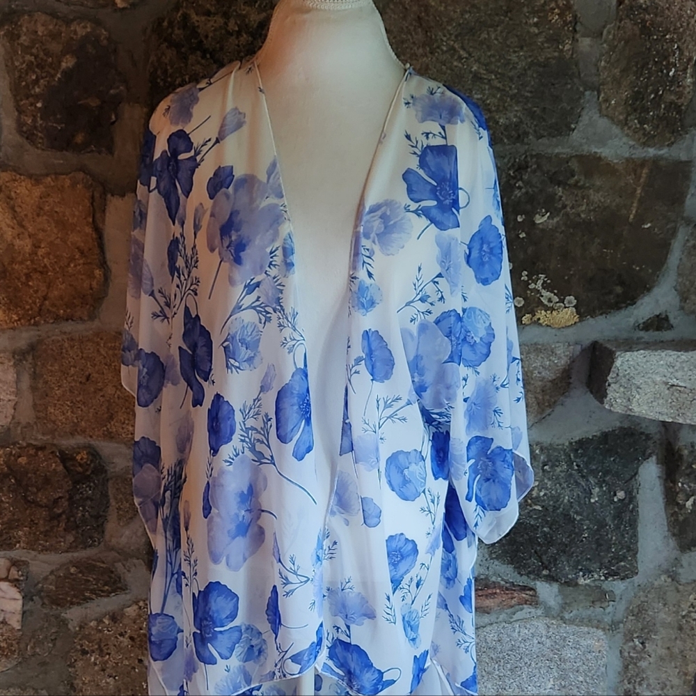 Emory Park Kimono Lightweight White Blue Floral Size XL EUC